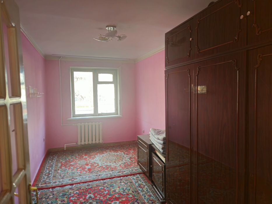 Продаётся 2х комнатная квартира рядом Эко Базар (метро Беруний]