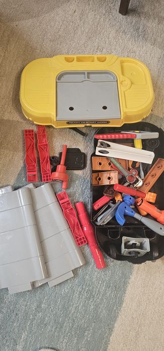 Игрушки  для мальчика и для девочки