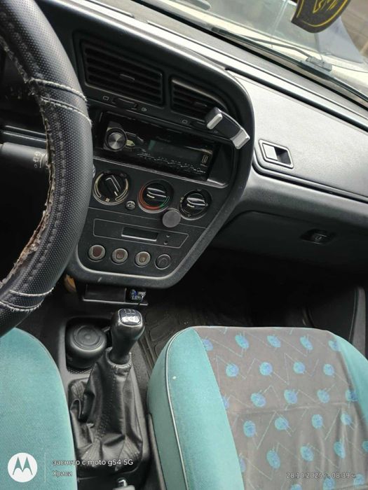 Кола Peugeot 305