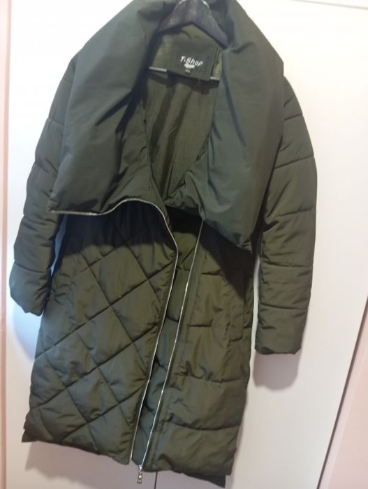 Дамско дълго зимно яке