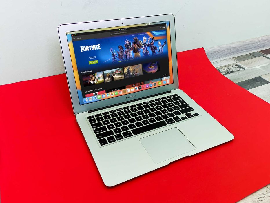 MacBook Air A1466 1.9GHz i5, 4GB RAM, 240GB SSD, перфектен, внос Литва