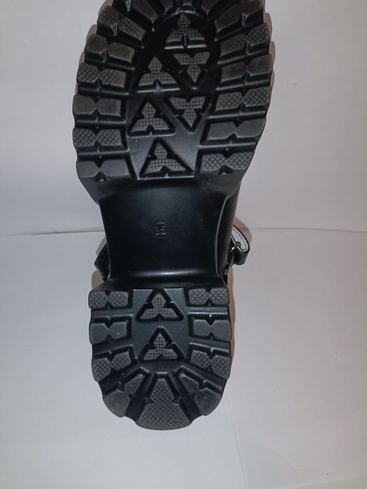 Школьные Туфли На Каблуке С Липучкой