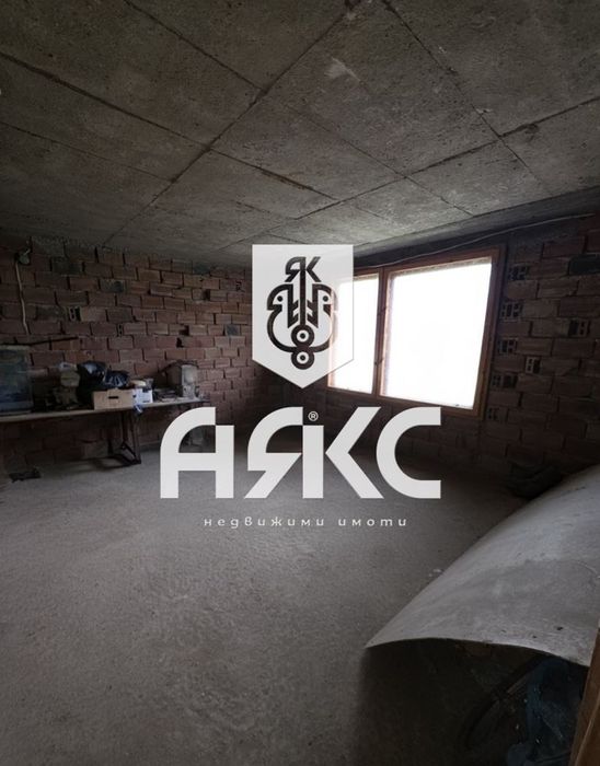 Продава се Къща в Перник, Байкушева махала - 281 кв.м за 997 €/кв.м - Снимка #12