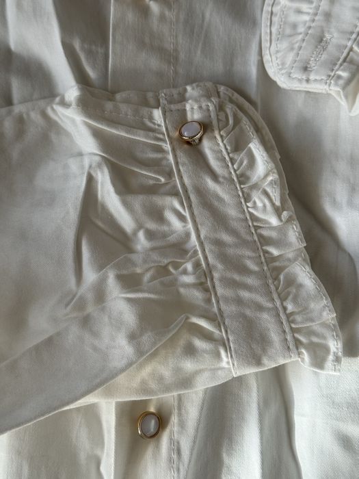 В  школу  белая