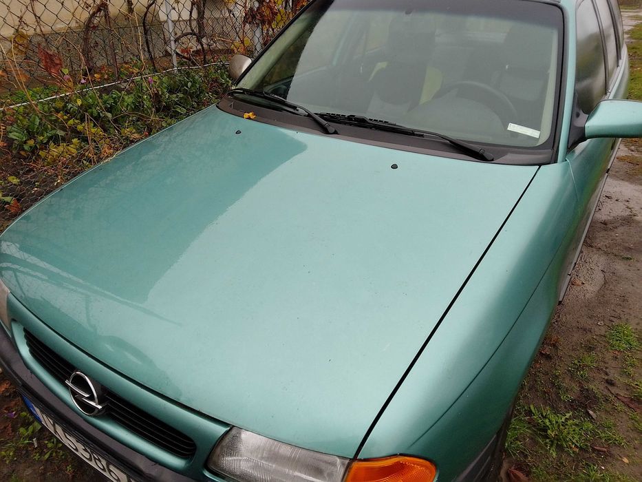 Продавам лек автомобил "OPEL ASTRA".