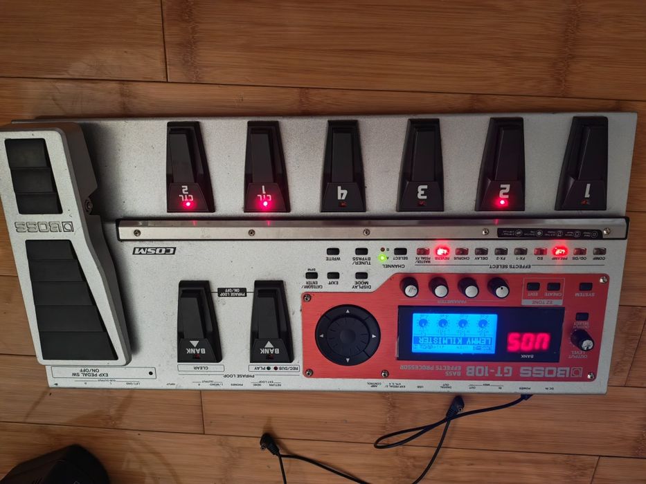 Boss GT-10B procesor multiefect bass + 30 preseturi custom
