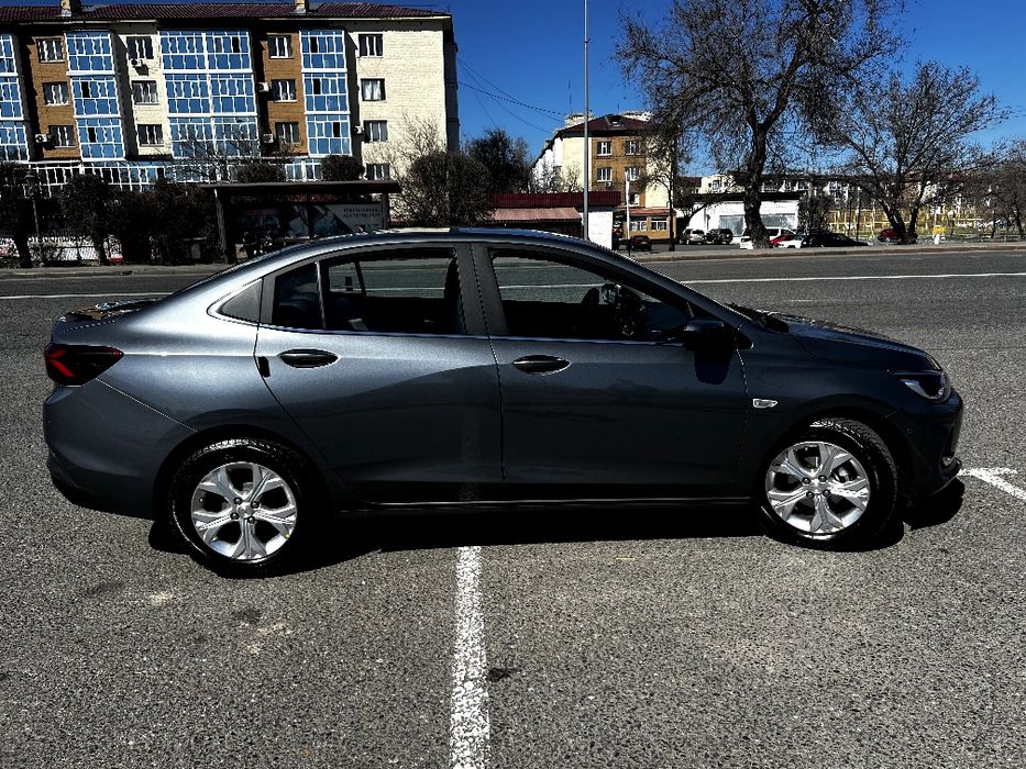 Chevrolet Onix 1,2 Turbo Автомат 2025г.