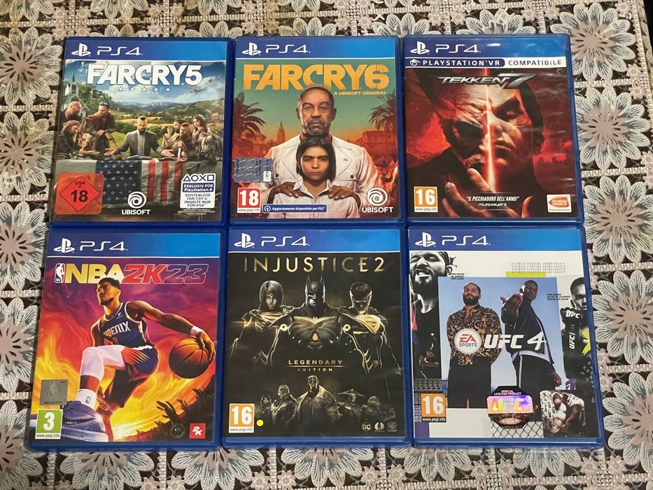 PlayStation 4 + 2 джойстика + зарядна станция + игри