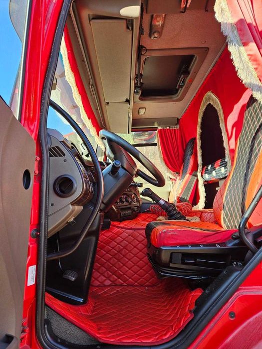 Balena Daf CF  transport lemn bușteni, piese de schimb remorci