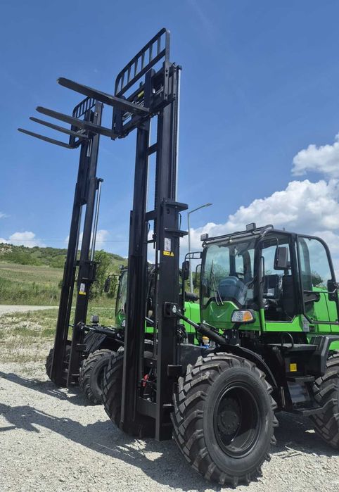 Vand stivuitoare 4x4 de 3,5T si 5T