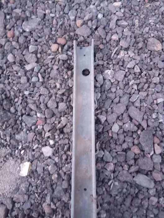 Продам стойки и забор готовый