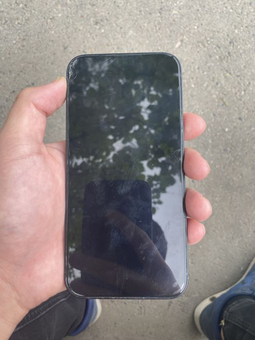 IPhone 13 ideal.