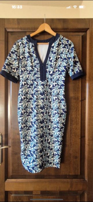 Vând Rochii si fusta