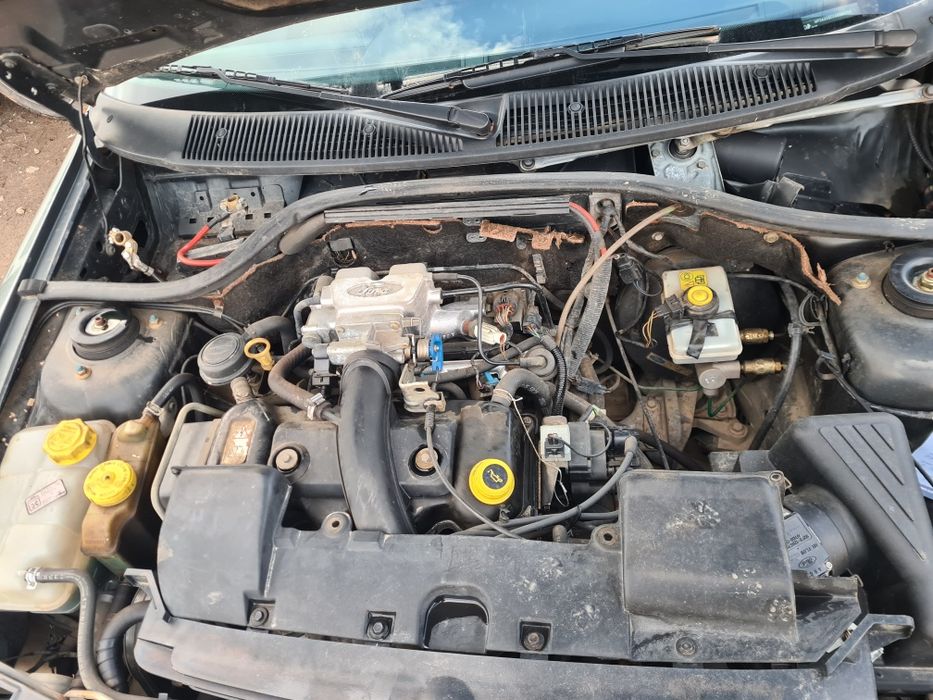 Форд Ескорт 1.4 на части