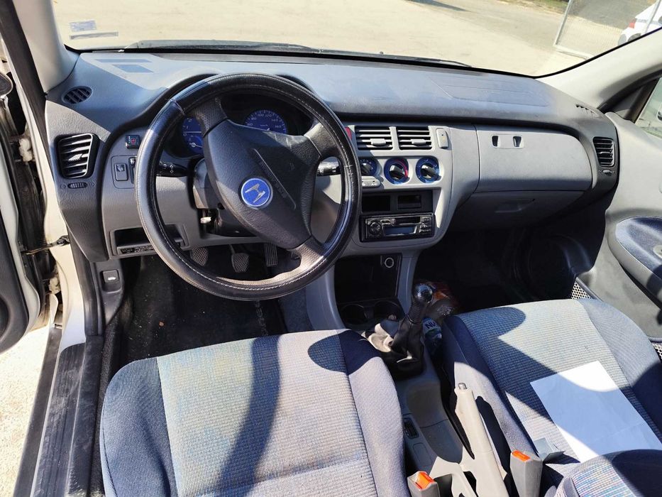 Honda HR-V 1.6 - 105к.с - 2000г. на части