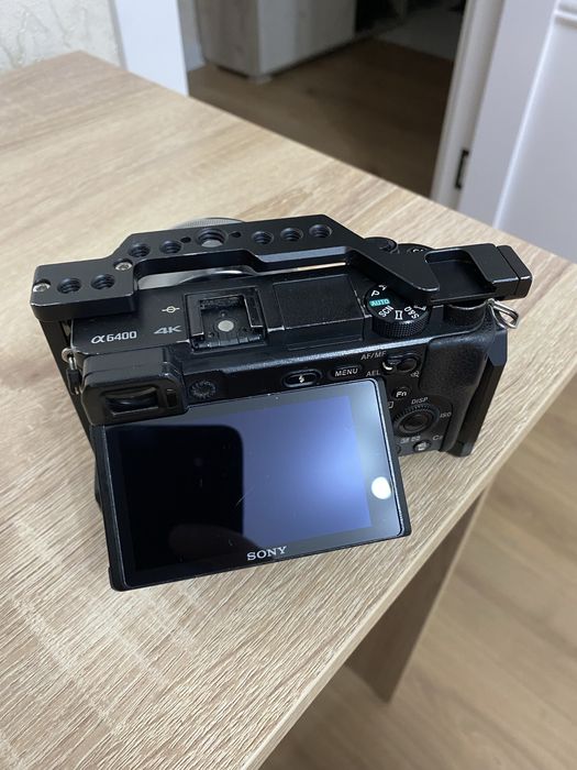 Продам sony a6400 c 16-50+клетка