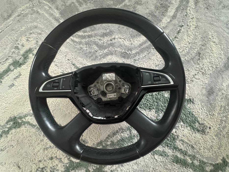 Volan cu comenzi Skoda Octavia
