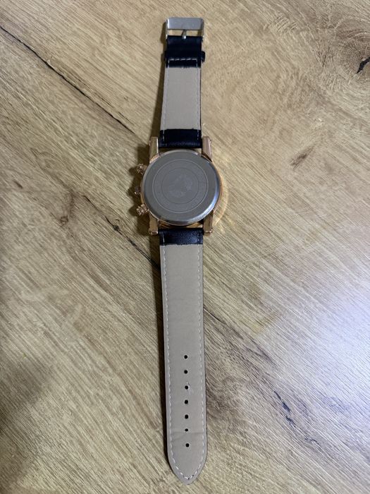 Vand ceas nou nepurtat