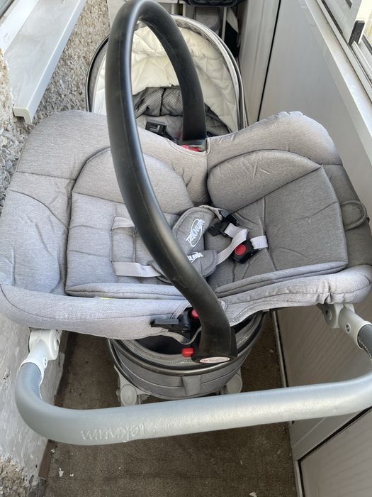 Детская коляска 3 в 1