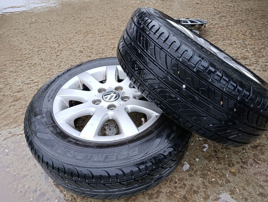 Cauciucuri+Jante aluminiu R 15 Originale Volskwagen