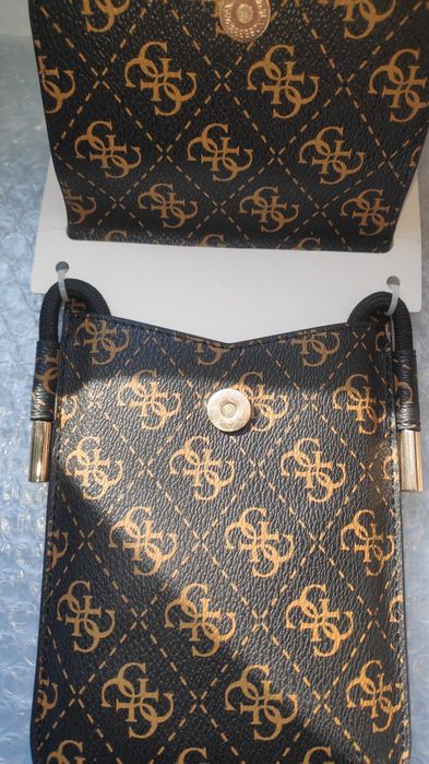 Калъф/чантичка за телефон. Guess. Нова