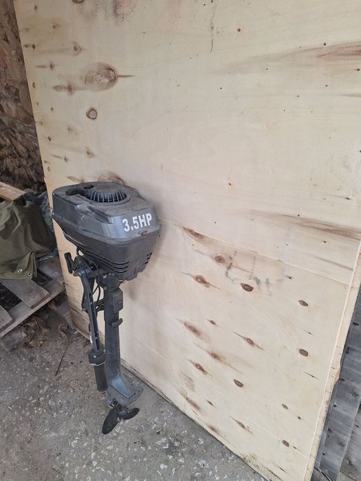 Лодка с 3 двигателя