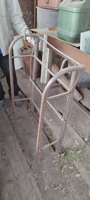 Сани металлические.