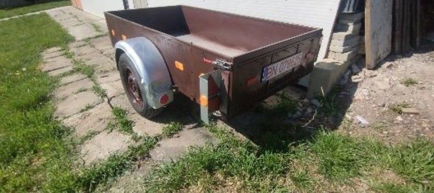 Remorca auto 750 kg cu sistem de franare
