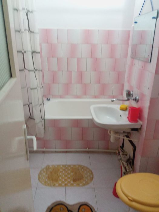 Inchiriez apartament