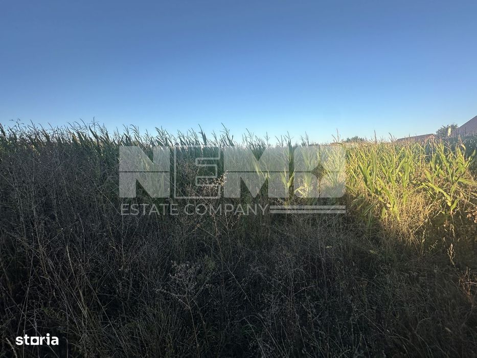 **Teren de vânzare Intravilan | 25 ari | Siret | E85
