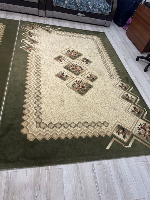 Ковер:2шт Почти новый