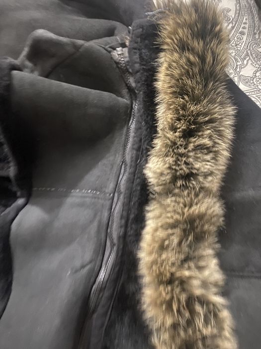 Haina de piele intoarsa neagra cu gluga- stare exceptionala