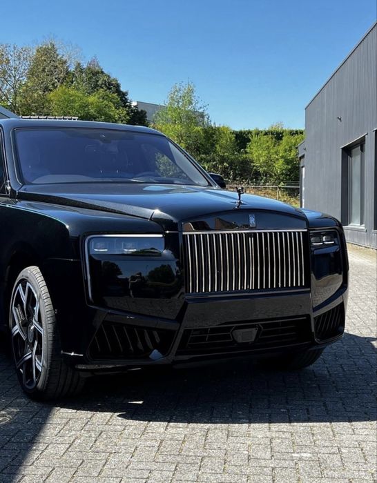 Rollc Royce Cullinan black bladhe Cullinan