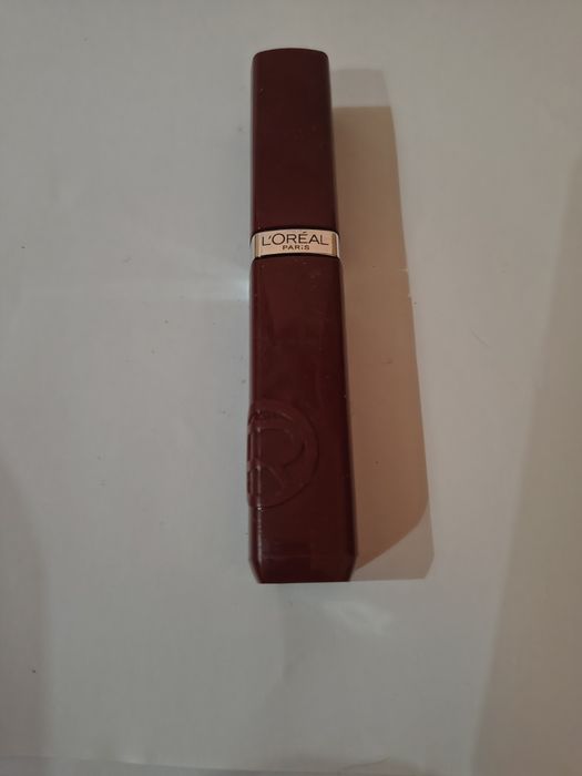 L'Oreal Paris,ruj 24h,rezistent la transfer,Nr.520