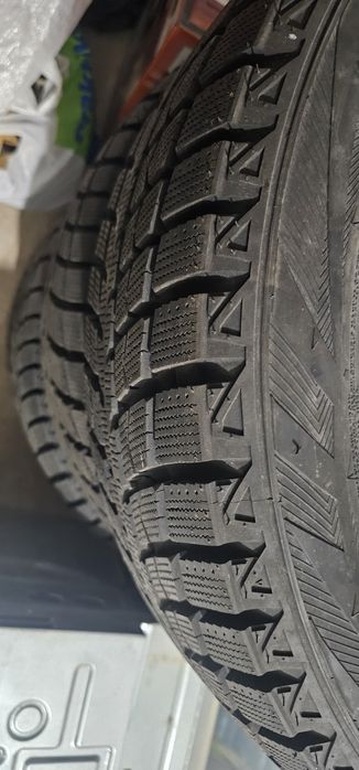 Гуми 245/50 R18, DOT 20, Зимни.