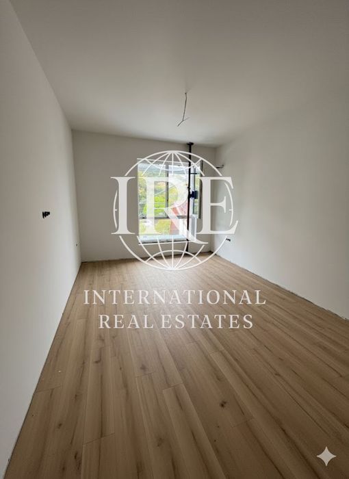 Продава се Тристаен апартамент в Варна, Бриз - 119 кв.м за 1436 €/кв.м - Снимка #9