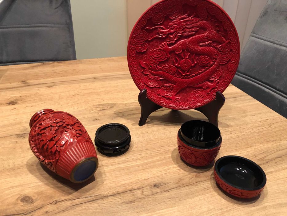Vand set trei piese asiatice din cinnabru rosu