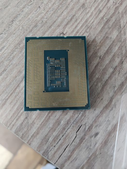 Продам процессор Intel Core i5 12400F