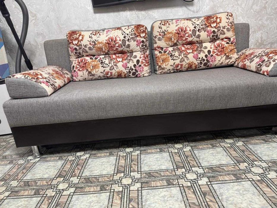 Диван в хорошем состоянии