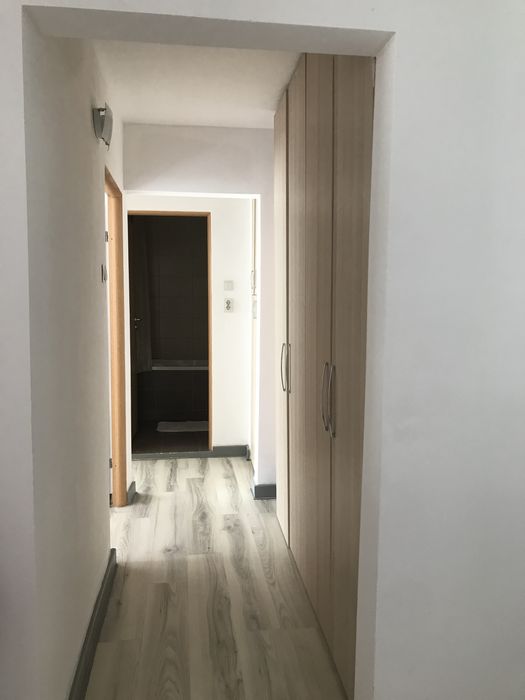 Inchiriez  ap. 3 cam Decebal, et.1