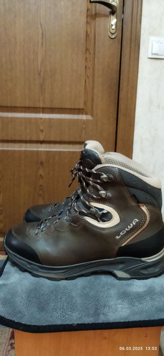 Продам горные батинки