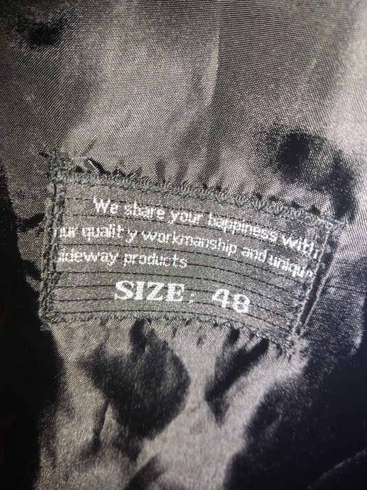 Продам костюм новый 48р.