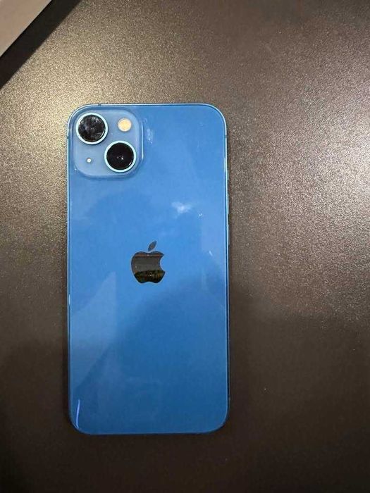 Телефон Iphone 13 128GB Син + зарядно за телефона