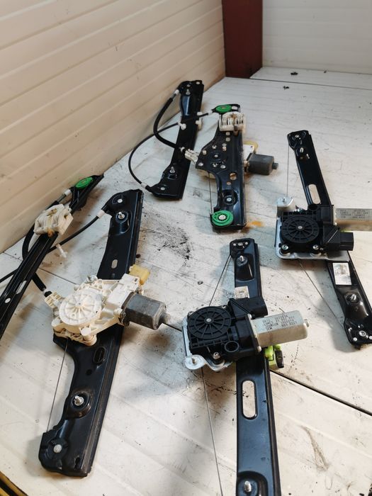Mototas macara  geam bmw e90 200lei