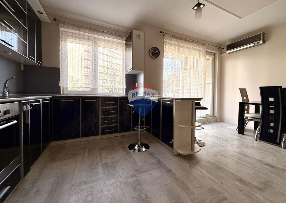 Продава се Тристаен апартамент в Варна, Окръжна болница - 107 кв.м за 1359 €/кв.м - Снимка #12