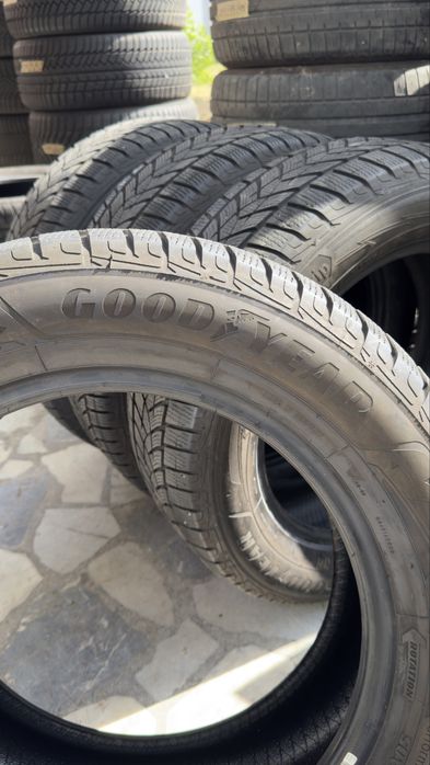 4бр. Зимни гуми 215/65/17 Goodyear dot25