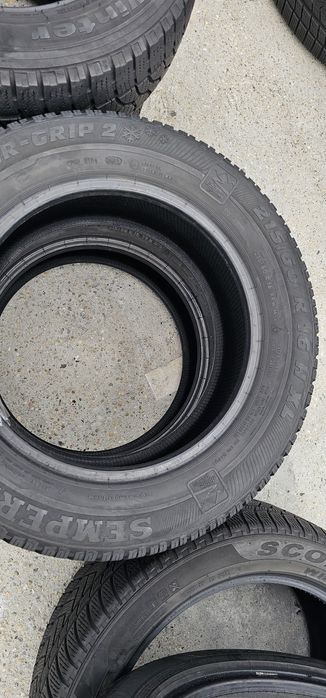 215 60 R 16 Semperit Iarna