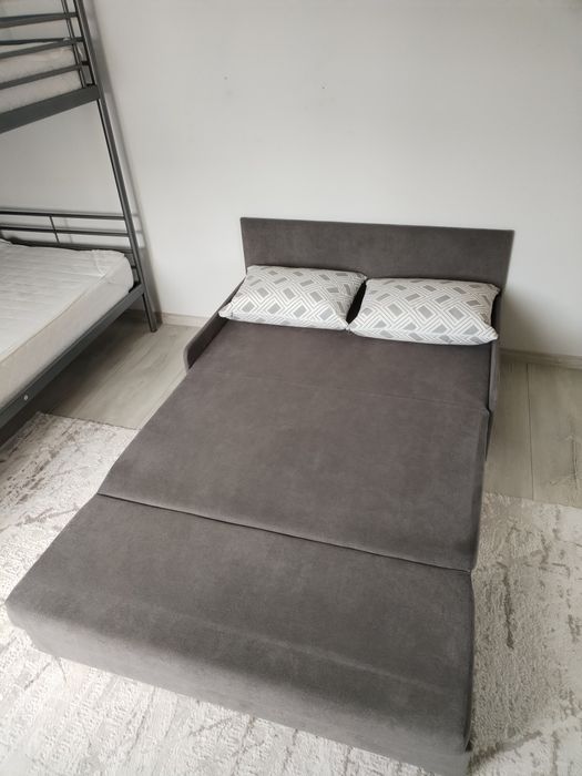 Двуместно разтегателно канапе