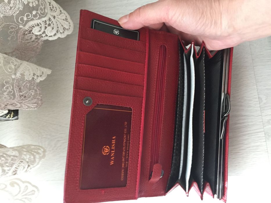 Женские портмоне