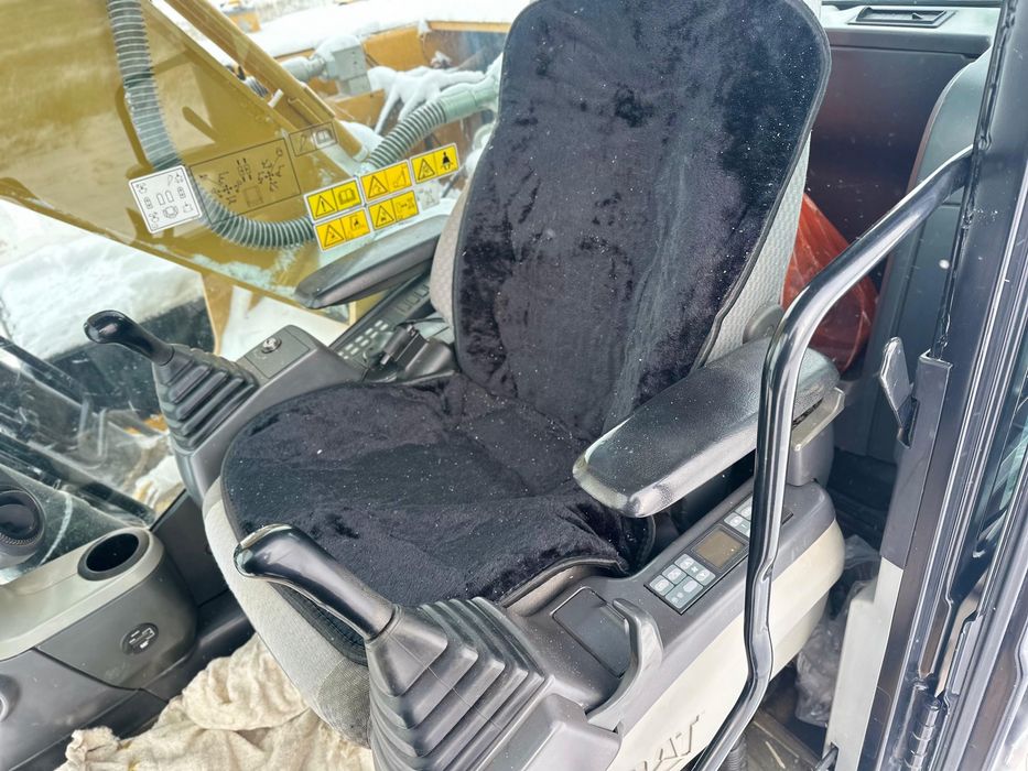 Продам экскаватор